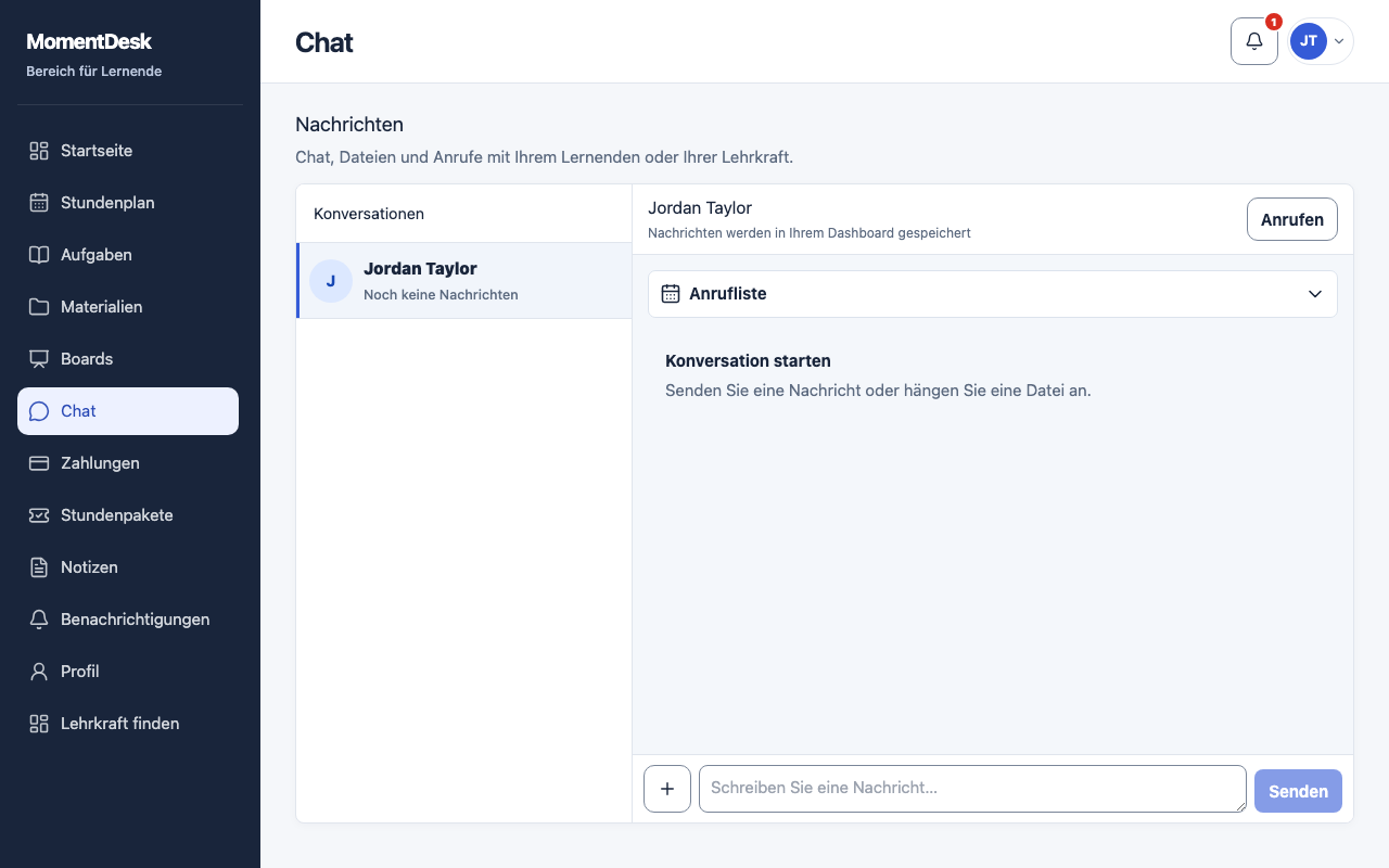 Der Lehrkraft schreiben: MomentDesk-Oberfläche mit erfundenen Namen und Einträgen.