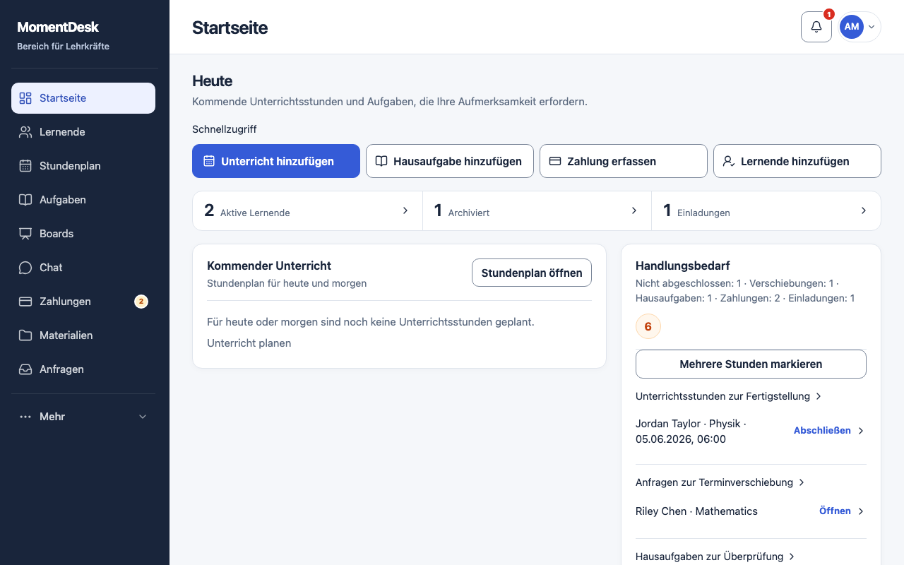 Eine Stunde abschließen und ihren Preis ändern: MomentDesk-Oberfläche mit erfundenen Namen und Einträgen.