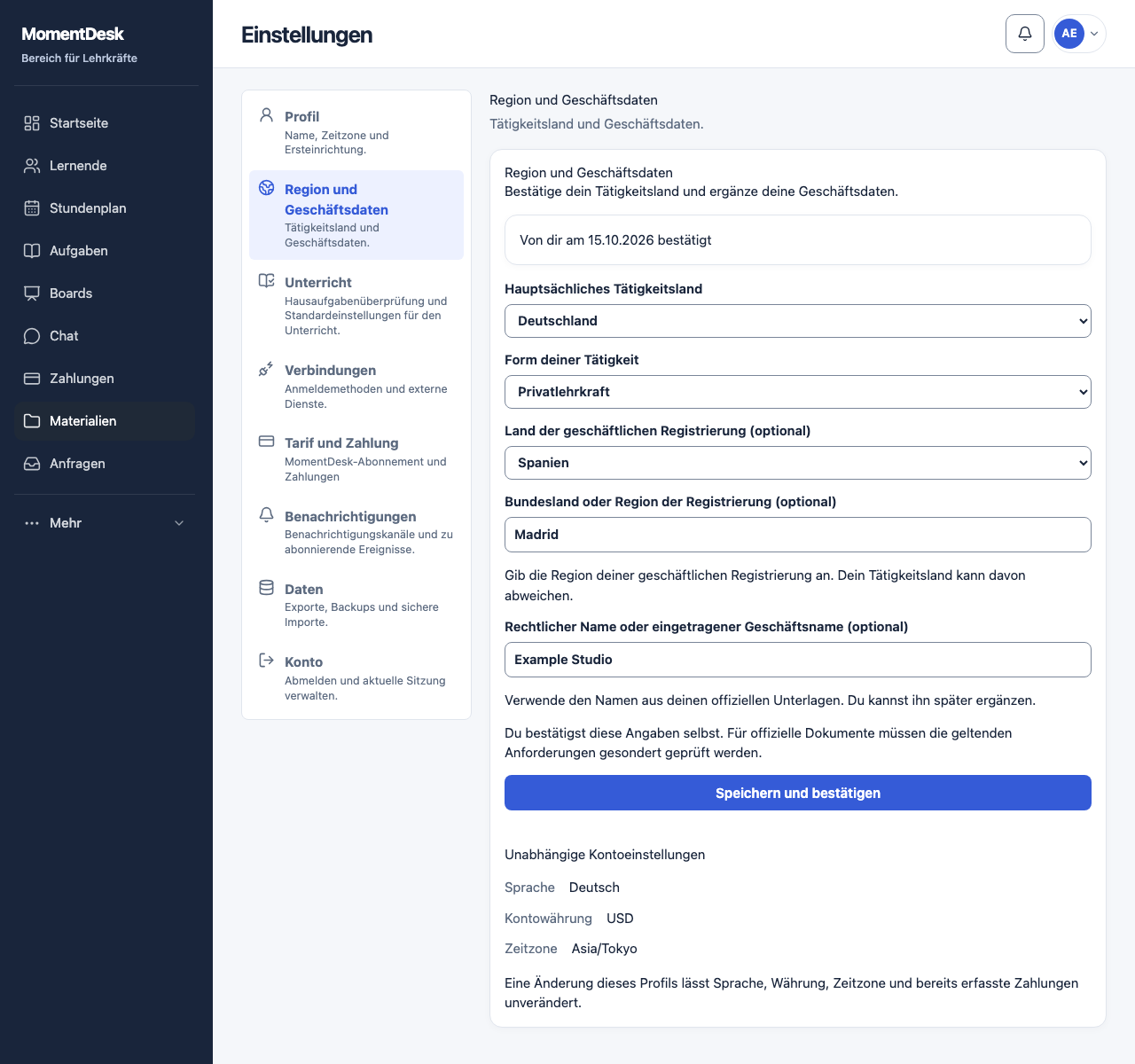 Tätigkeitsland und Geschäftsdaten bestätigen: MomentDesk-Oberfläche mit erfundenen Namen und Einträgen.