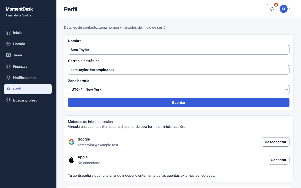 Configurar perfil y métodos de acceso: Interfaz de MomentDesk con nombres y registros ficticios.