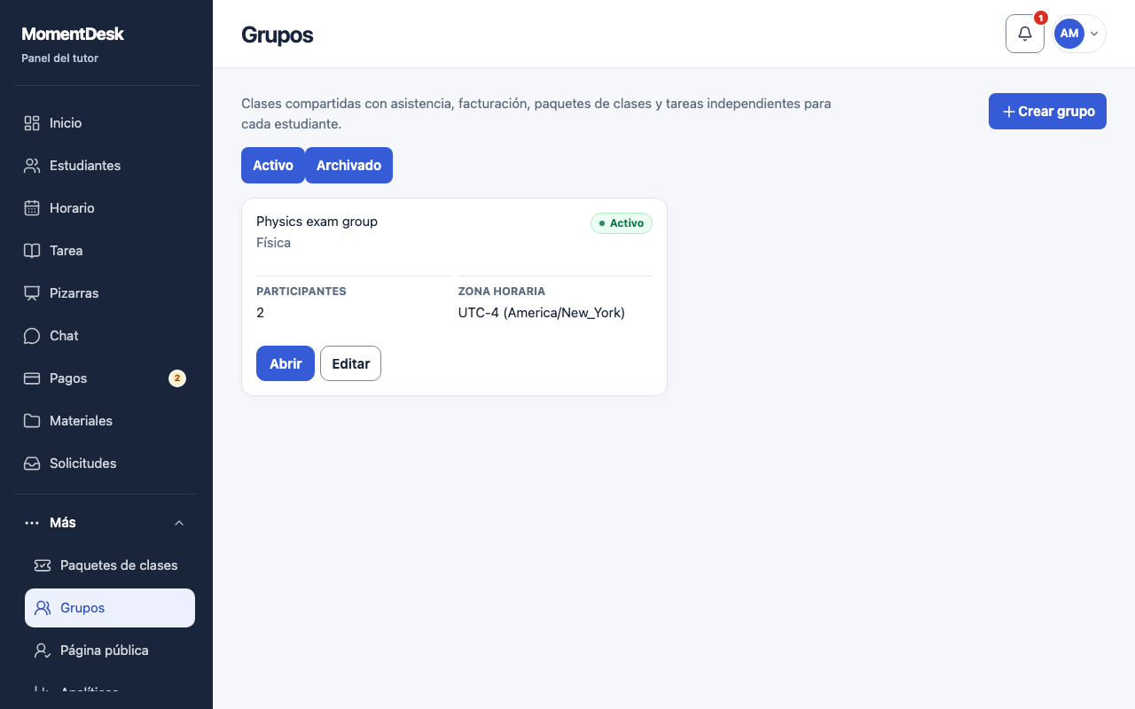 Crear un grupo e impartir la clase: Interfaz de MomentDesk con nombres y registros ficticios.