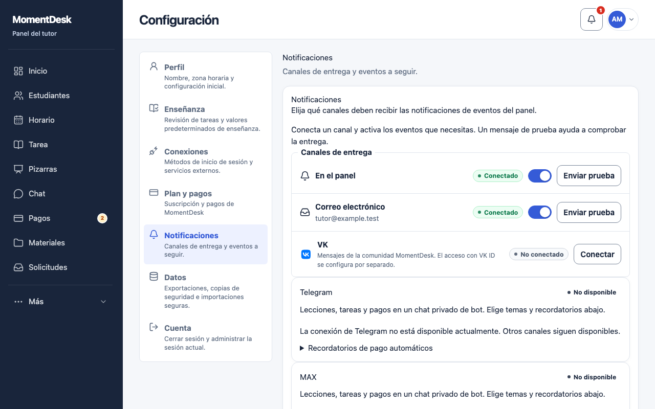 Enviar comentarios sobre MomentDesk: Interfaz de MomentDesk con nombres y registros ficticios.