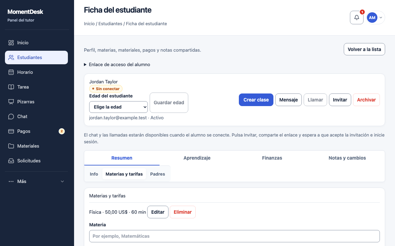 Asignaturas, precios y duración de las clases: Interfaz de MomentDesk con nombres y registros ficticios.