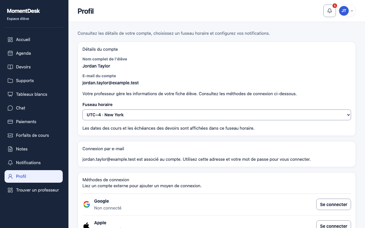Régler fuseau horaire, langue et notifications: Interface de MomentDesk avec des noms et données fictifs.