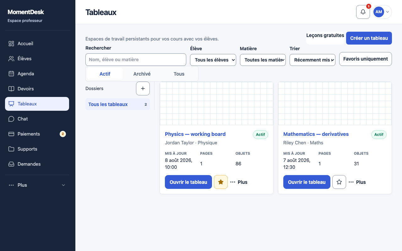 Créer un tableau persistant: Interface de MomentDesk avec des noms et données fictifs.