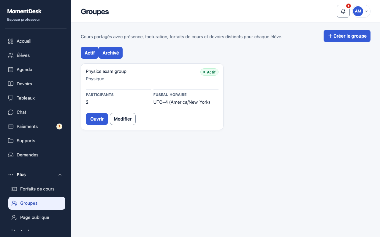 Créer un groupe et donner le cours: Interface de MomentDesk avec des noms et données fictifs.