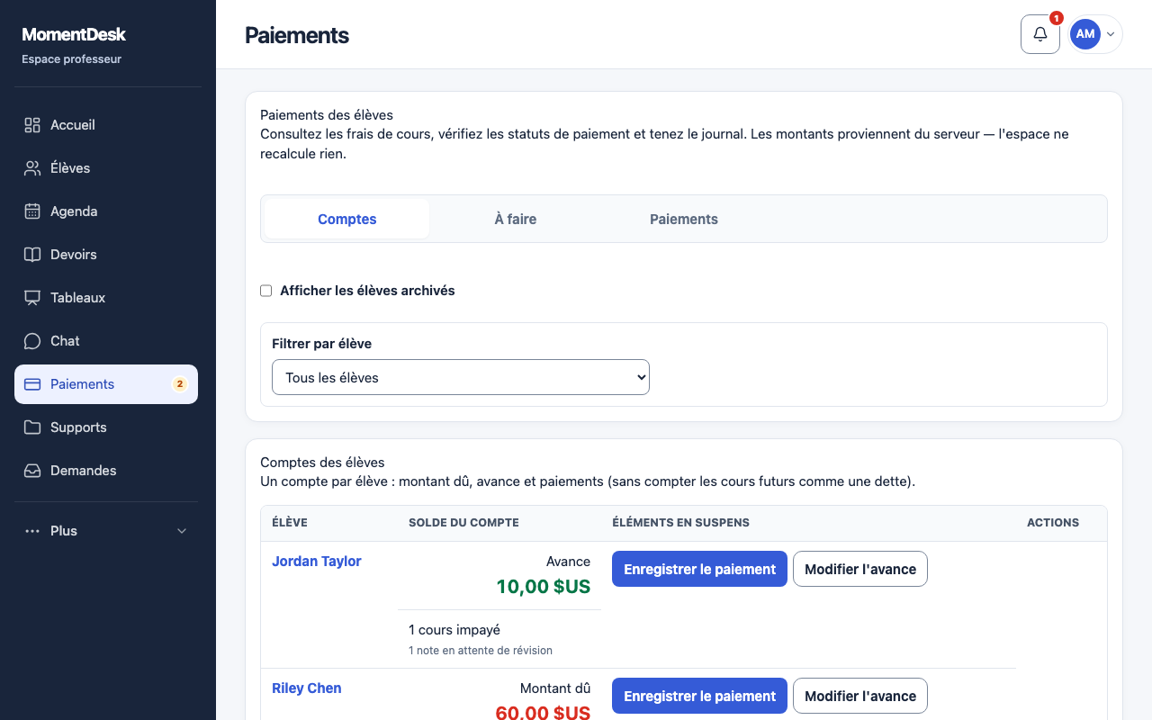 Enregistrer un paiement et ajuster une avance: Interface de MomentDesk avec des noms et données fictifs.