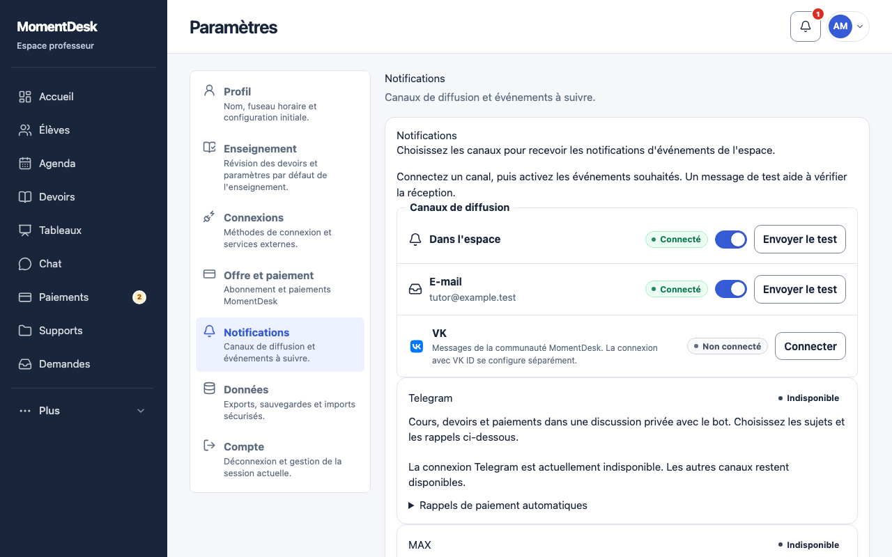 Choisir les notifications: Interface de MomentDesk avec des noms et données fictifs.