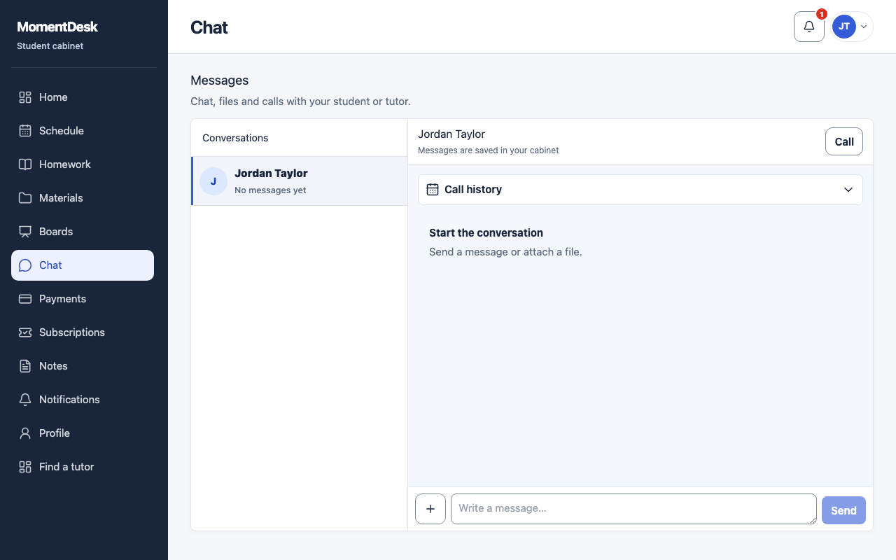 The MomentDesk Chat page for a student, with the conversation with the tutor and the message field.